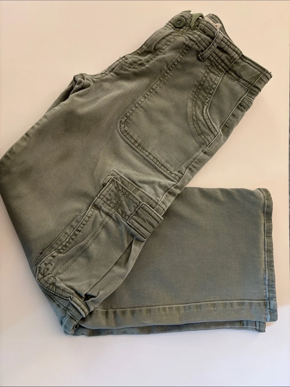Girls Levi’s Casual Cargo Pants in Olive Green
